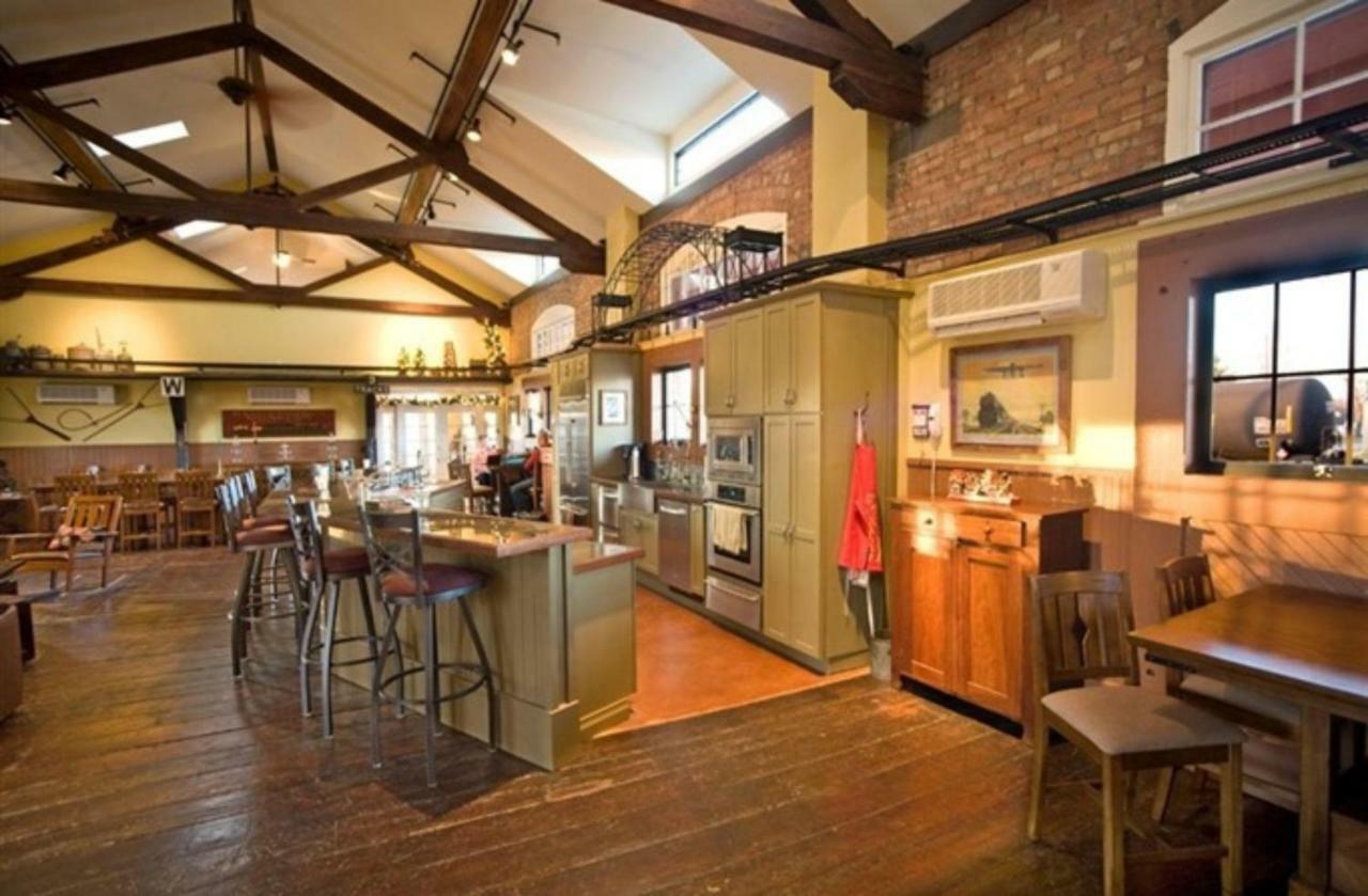 Riley'S Railhouse Bed & Breakfast Chesterton Esterno foto